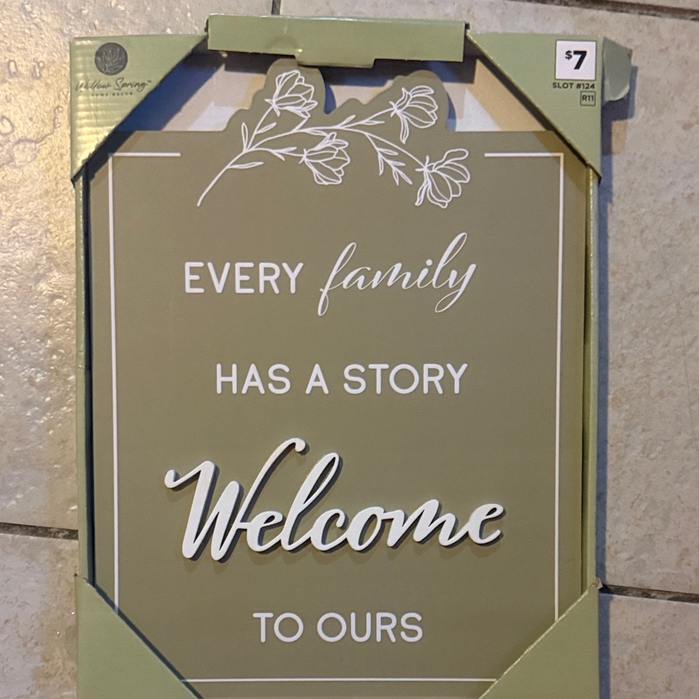 Green Family Welcome Sign